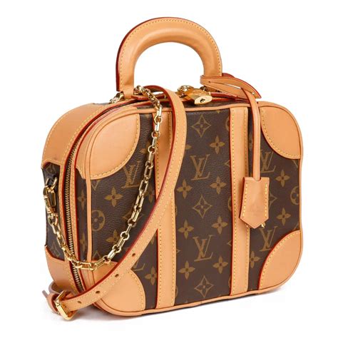 louis vuitton vachetta material.